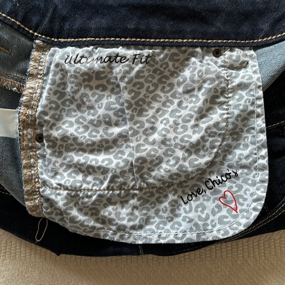 Like New Chico’s PLATINUM Blue Jeans Petite Size 2 - Picture 9 of 15